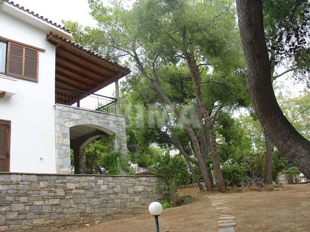 Freestanding house for Rent Kifissia - Kastri, Athens northern suburbs (code N-11941)