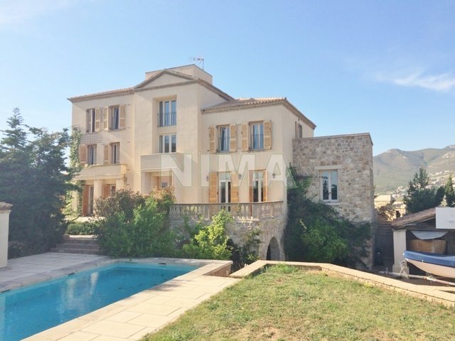 Freestanding house for Sale Pendeli, Athens northern suburbs (code N-13770)